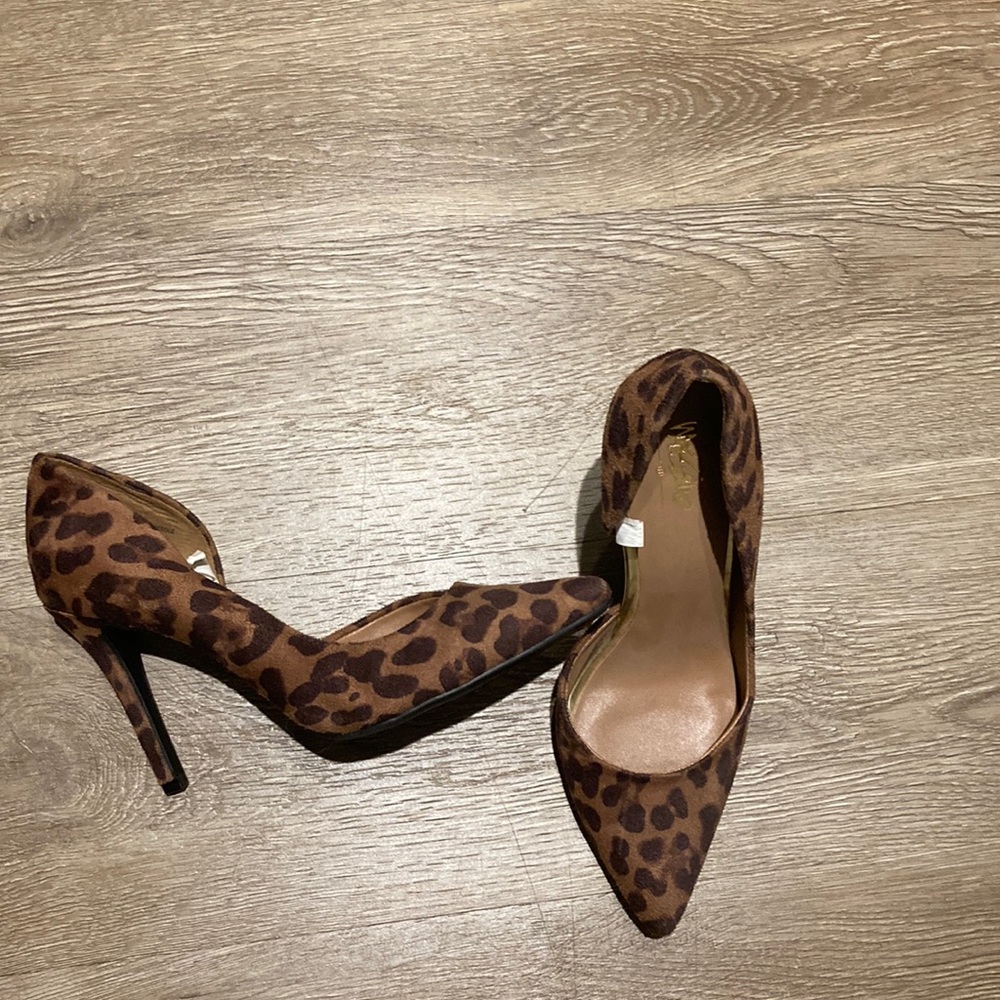 Cheeta Print point toe heal